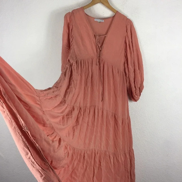 Young Fabulous & Broke Dawn Coral Tiered Oversized Midi Dress Medium - Picture 13 of 16